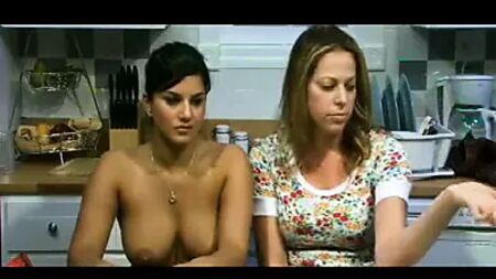 Sunny Leone topless talk