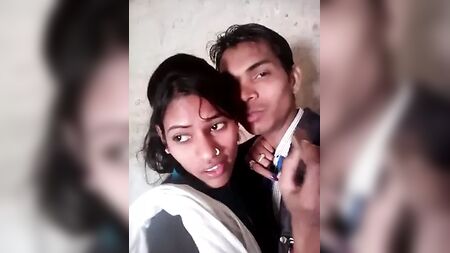 Hot kissing, BF Sean vs GF