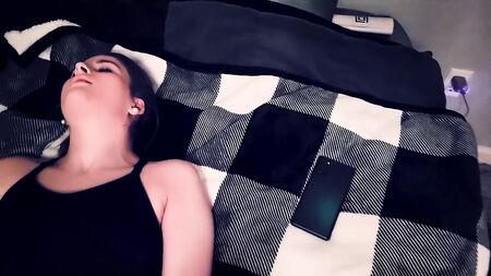 My buddy's daughter let's me watch her masturbate until she cums