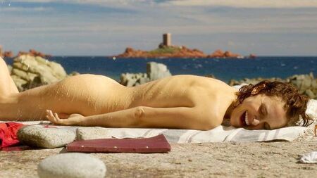 Natalie Portman Naked Ass Scene on ScandalPlanetCom