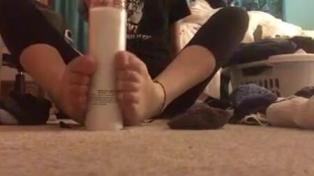 19 year old foot show