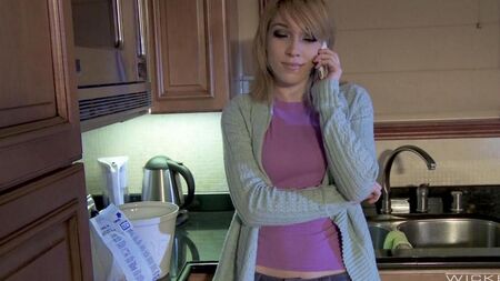 Lily Labeau переспала с парнем своей сестры