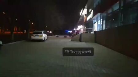 В Мариуполе магазины техники "Фокстрот", "Эпицентр", Comfy, 'Эльдорадо" вывозят товары из точек продаж. Из МВД вывозят дела