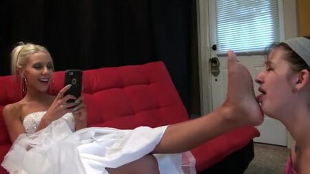 Foot slave
