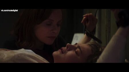 Chloë (Chloe) Grace Moretz, Maika Monroe - Greta (2018) HD 1080p Nude? Hot! Watch Online