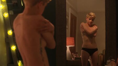 Mae Martin, Charlotte Ritchie Nude - Feel Good s01e01-05 (2020) HD 1080p Watch / Мэй Мартин, Шарлотта Ричи - Как же хорошо