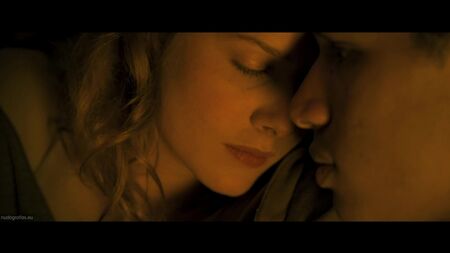 Rachel Hurd-Wood Nude - Segundo Origen (2015)